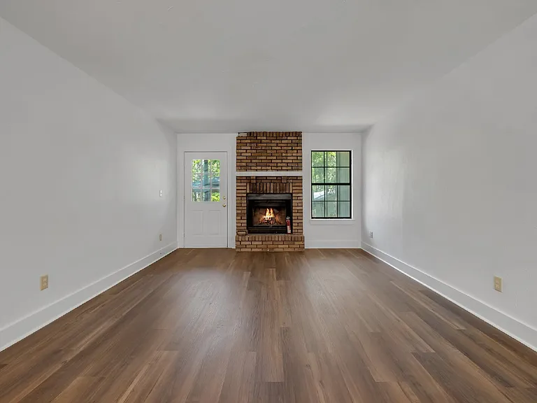 2956 Woodrich Dr #B — Photo 7