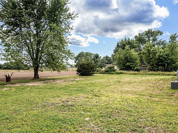 5th image of 3132 E 580 North Rd