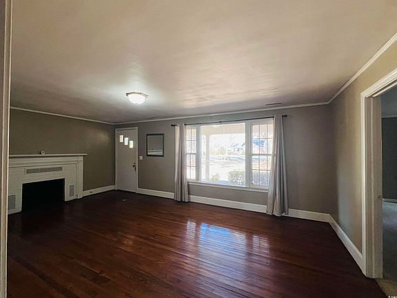 2nd image of 617 Green St.