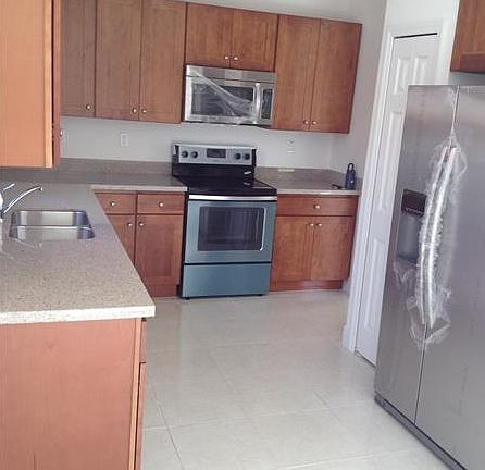 4th image of 1750 NW 107th Ave Unit L512
