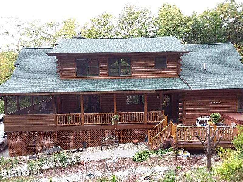2nd image of 33 Deer Creek Road