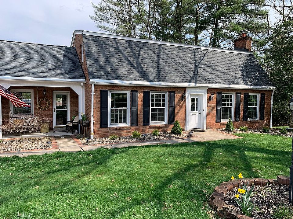 1st image of 16 Meadowcrest Dr