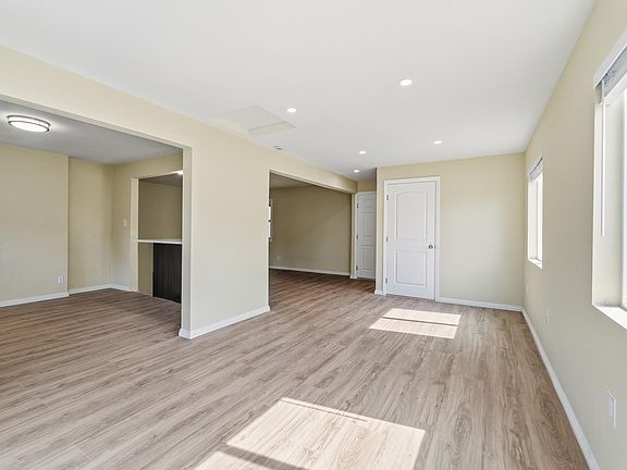 4th image of 11319 Elmcroft Ave