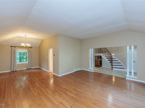 3rd image of 2271 Augusta Ct