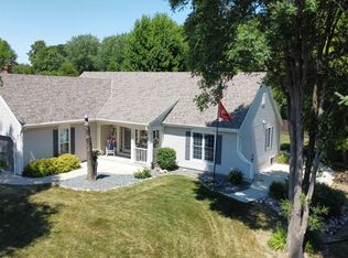 6988 W Southview DRIVE, Franklin, WI 53132