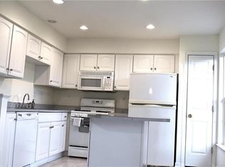 7832 Red Hawk Ct, Breinigsville, PA 18031