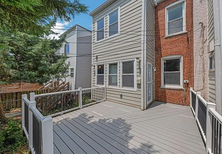 723 K St NE — Photo 20