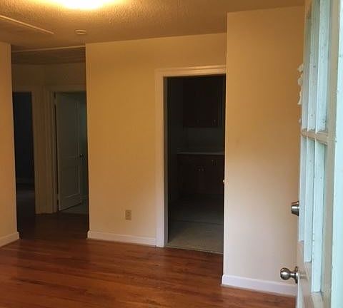 4th image of 1006 S Columbia St APT 2