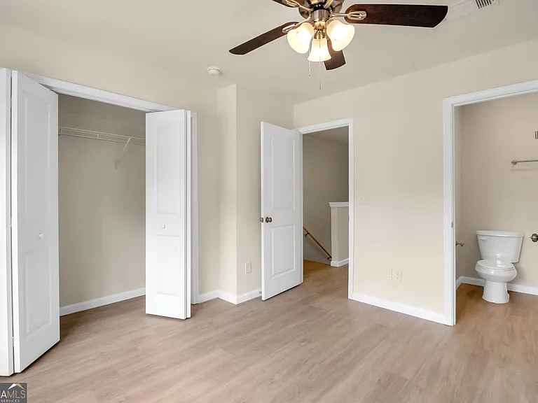 50 S Jackson St #602 — Photo 8