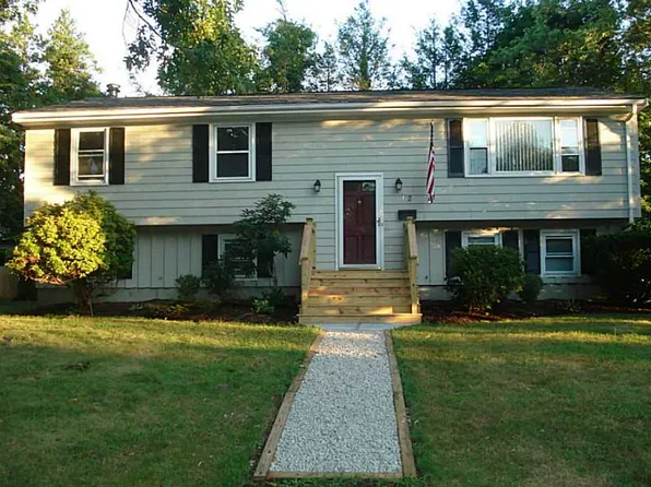12 Lea Dr, Bristol, RI 02809