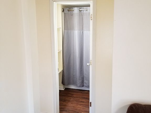 5th image of 1240 Caldwell St