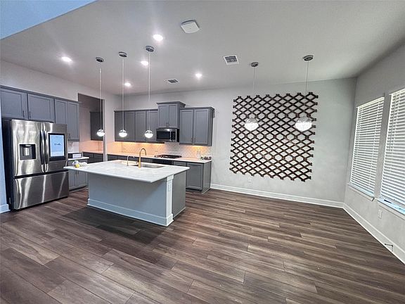 3rd image of 713 Coppell Ct