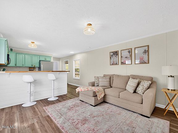 4th image of 3439 Marlin Drive SE