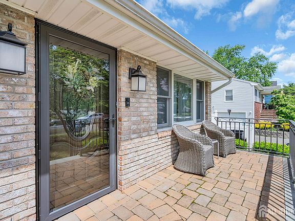 4th image of 507 Thompson Pl