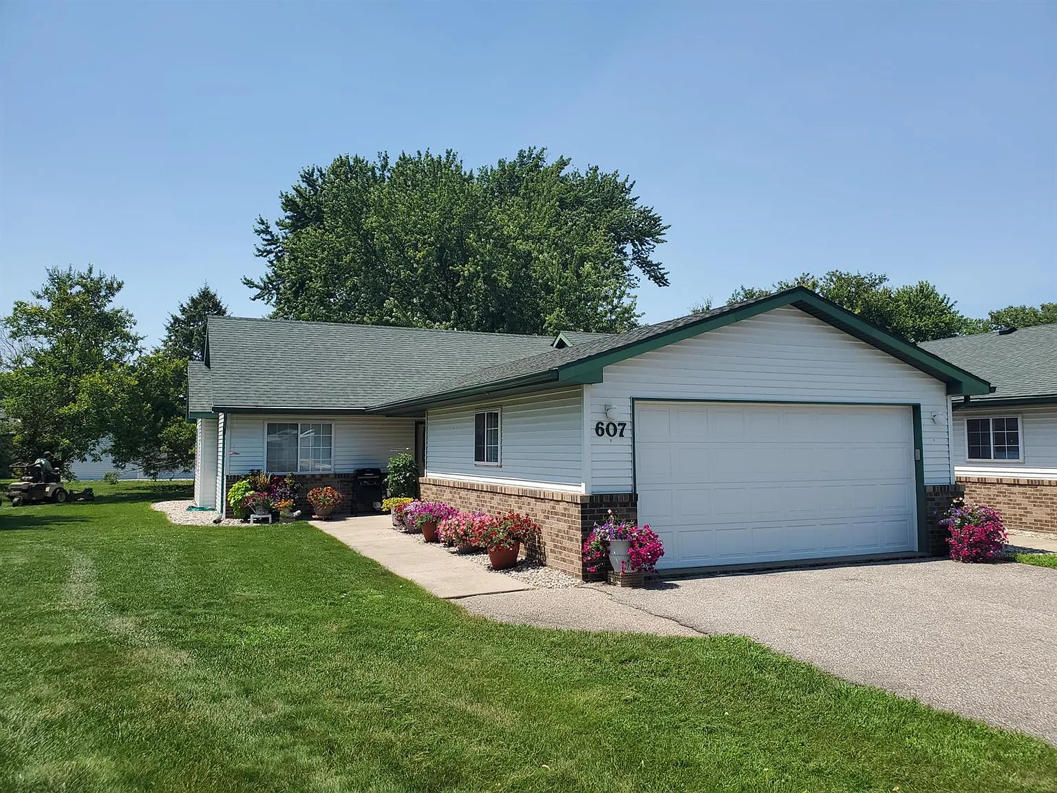 Winnebago Cottage Town Homes Winnebago MN — Photo 1