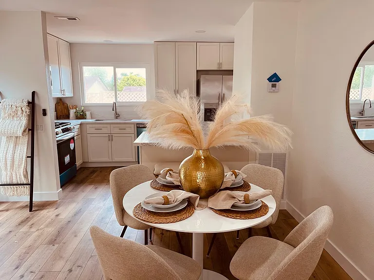 1520 Rolling Hills Dr — Photo 13