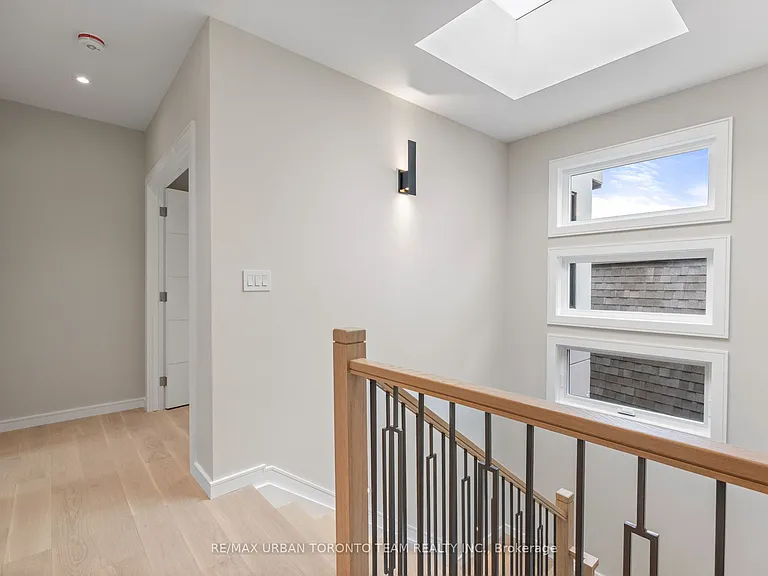 4 Drake Cres — Photo 17