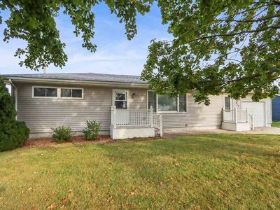 915 Van Dr, Williamsburg, IA, 52361