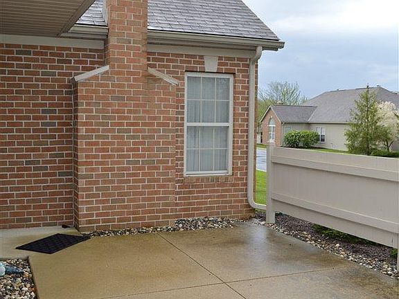 3rd image of 70 Woodberry Dr