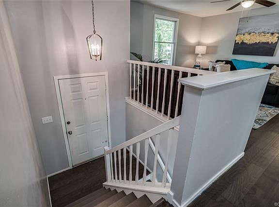 3rd image of 5539 Heatherhill Dr
