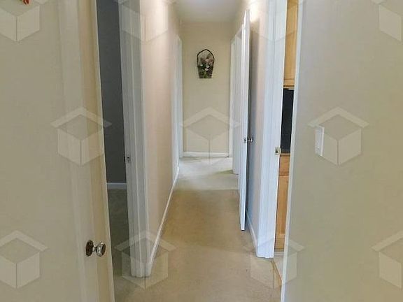 5th image of 374 Aloha Dr