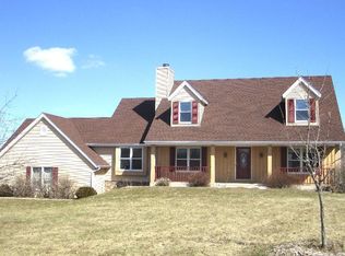 1154 Granville Rd, Cedarburg, WI 53012
