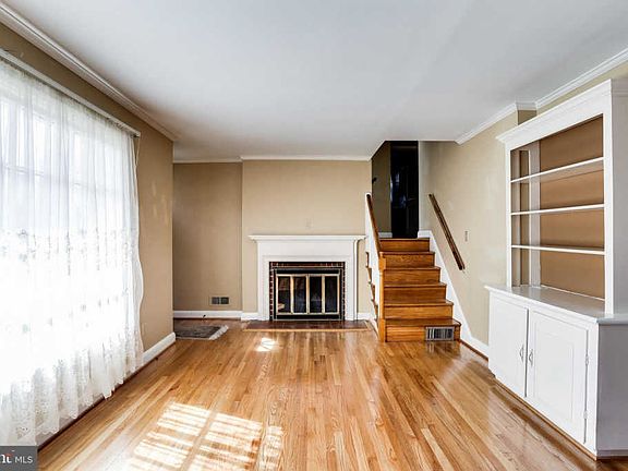 3rd image of 2116 Arlonne Dr