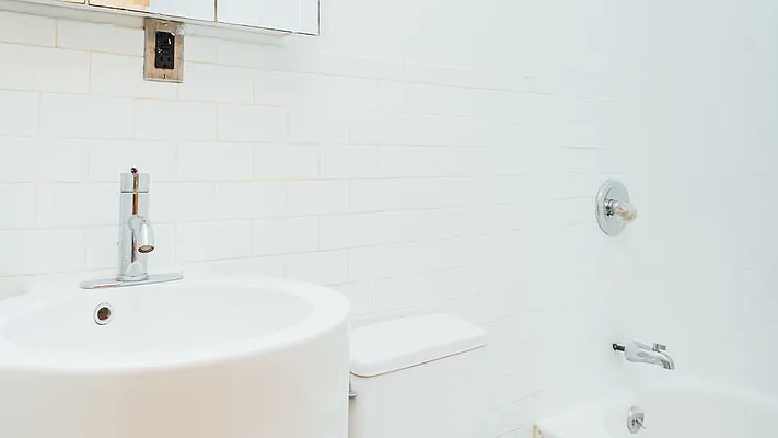 Rented by Nooklyn NYC LLC | media 28