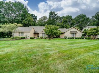 62 Wolf Ridge Dr, Holland, OH 43528
