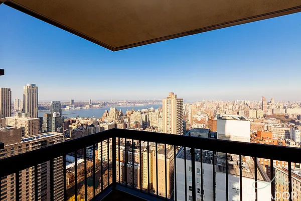 Rented by Mirador Real Estate | media 11