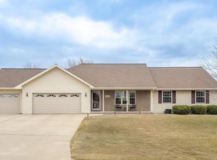 3036 Saybrook Cir, Green Bay, WI 54311