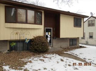 1335 4th St E, Saint Paul, MN 55106