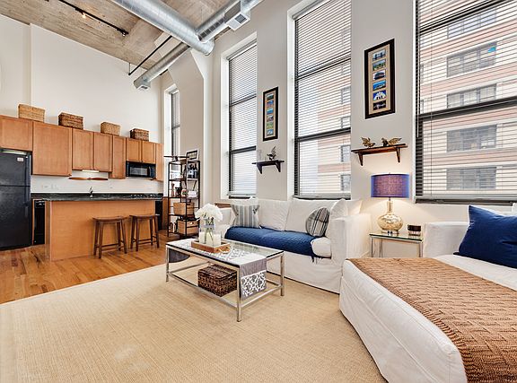 5th image of 758 N Larrabee St APT 312