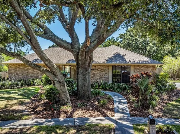 2712 Golf Heights Cir, Valrico, FL 33596