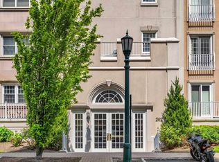 202 Shearwater Ct W APT 22, Jersey City, NJ