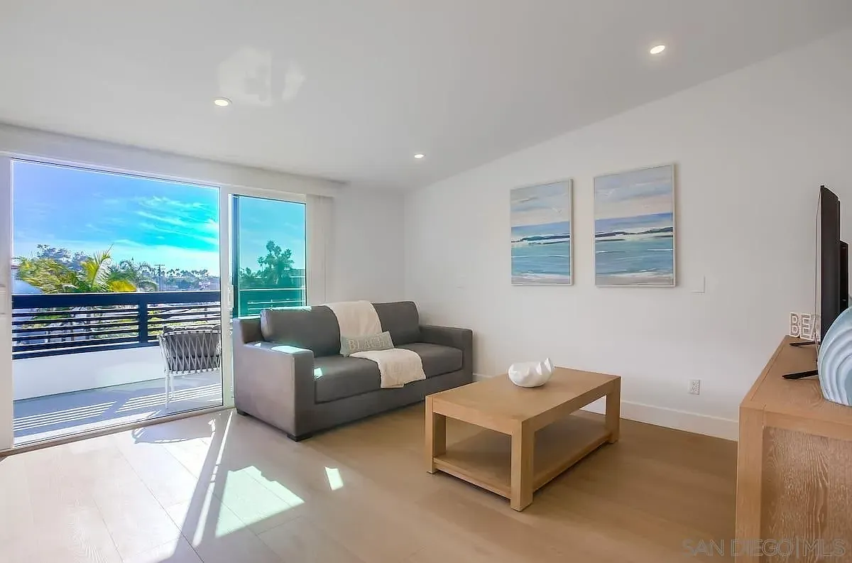1 bed, 1.0 bath, 616 sqft, $6,800 — Photo 4