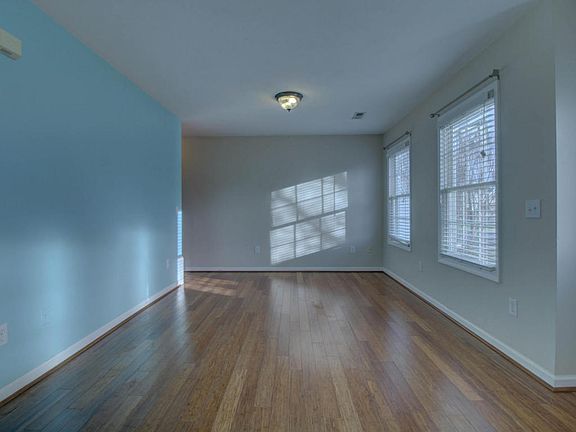 5th image of 4330 Oakleaf Dr NW