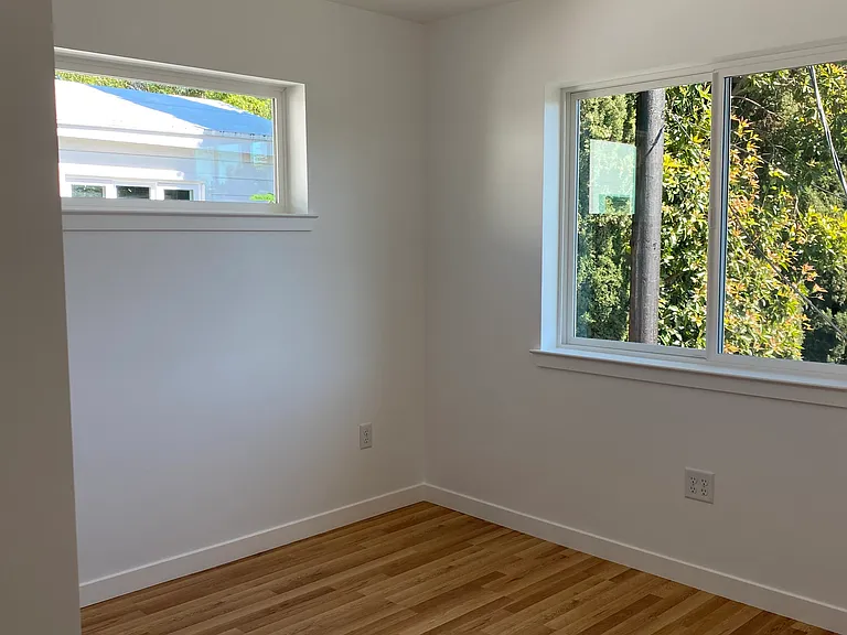 1615 Phillips Ln — Photo 14