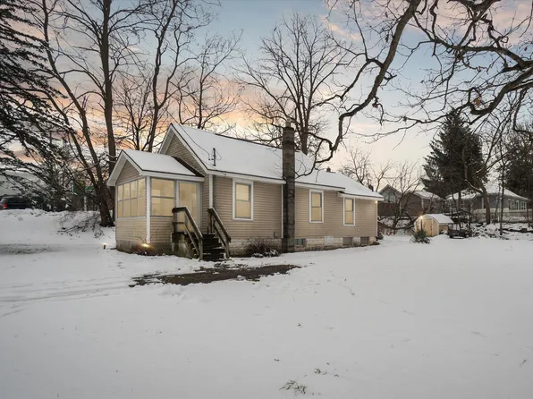 105 W McDevitt Ave, Jackson, MI 49203