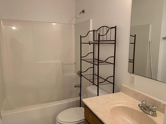 4th image of 320 6th Ave W APT 7