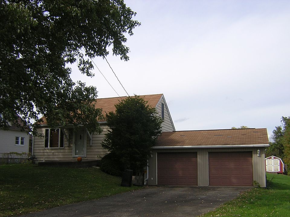 Starter Home with Garage