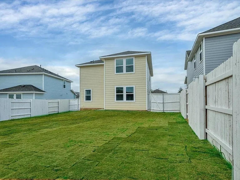 116 Honeybee Ln — Photo 31