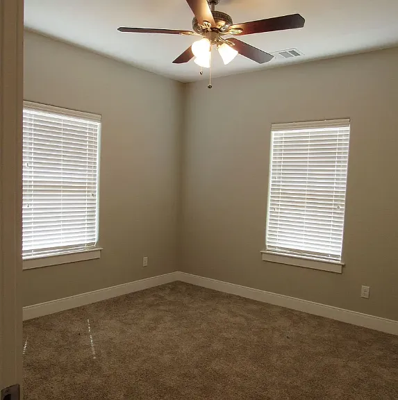 122 Waverly Dr — Photo 5