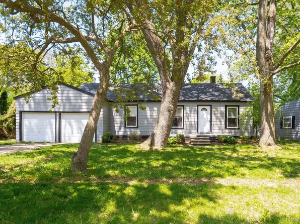 33824 Rhonswood Dr, Farmington Hills, MI 48335