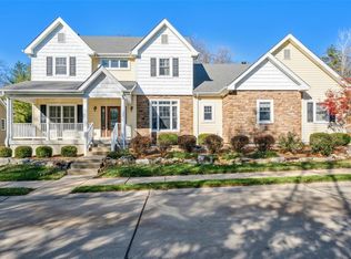 1057 Barberry Ln, Saint Louis, MO 63122