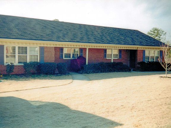 2nd image of 1761 Southgate Ln SE