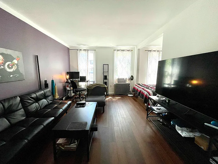 68 Jefferson Ave #2 — Photo 1