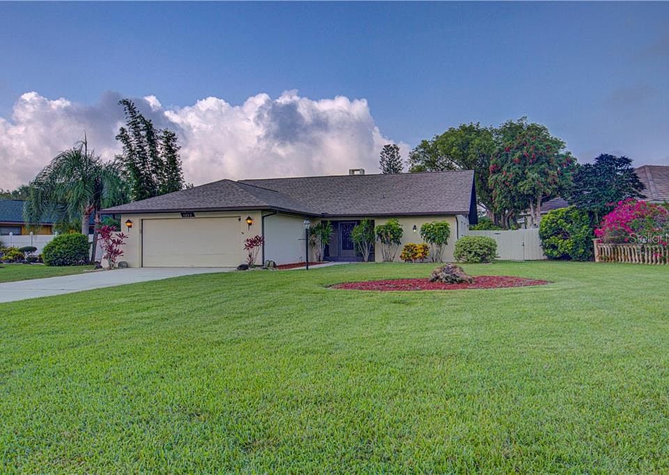 1st image of 1253 Lucaya Ave