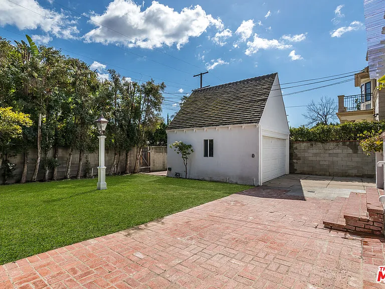 152 S Wetherly Dr — Photo 16