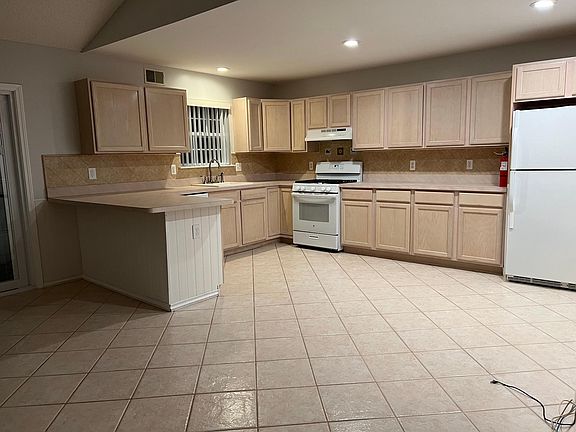 2nd image of 1533 9th Ave